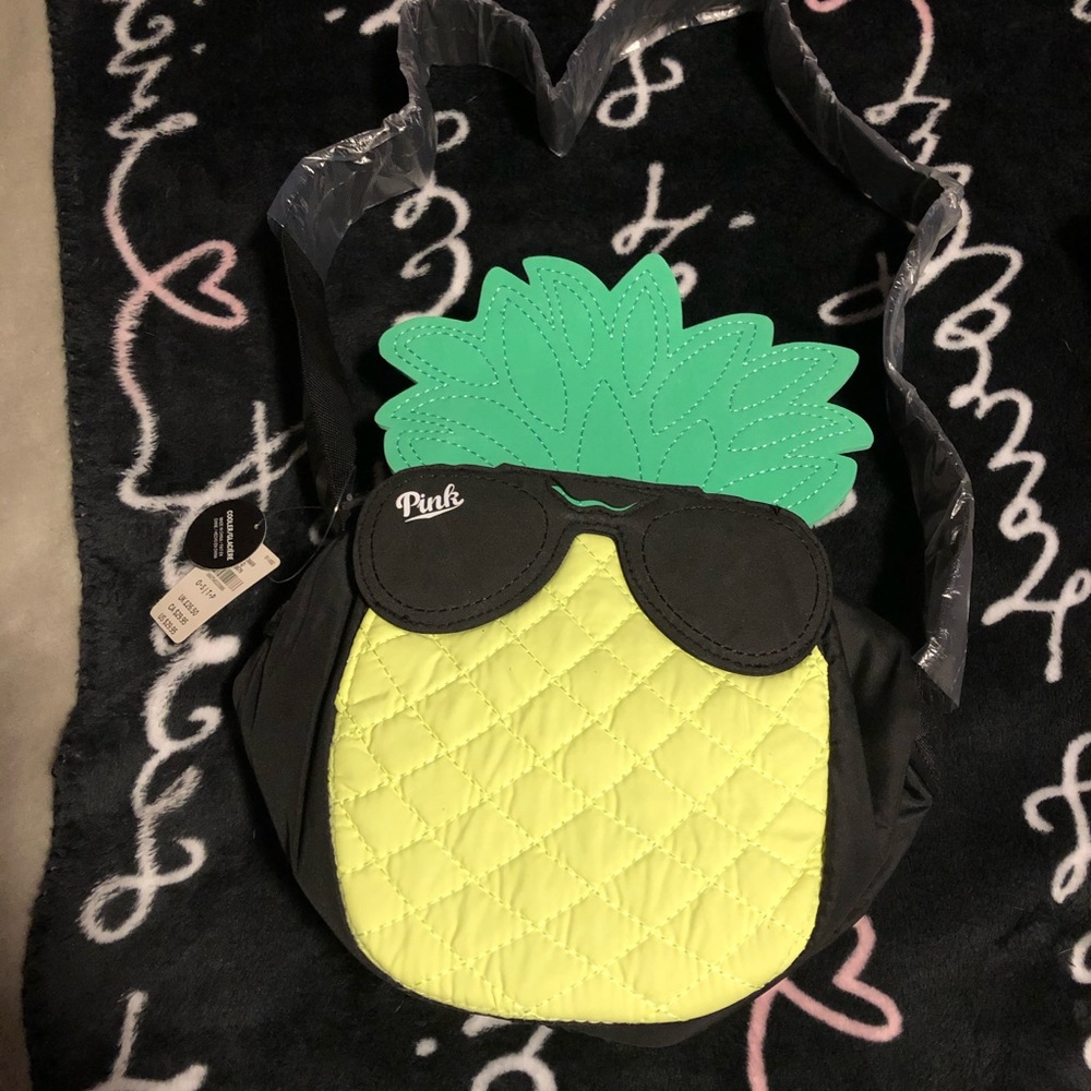 💝 adorable vs PINK cooler bag